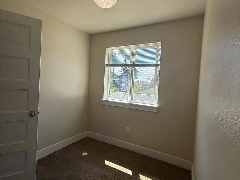 8527-8539 SE Clinton 7 plex — Photo 13