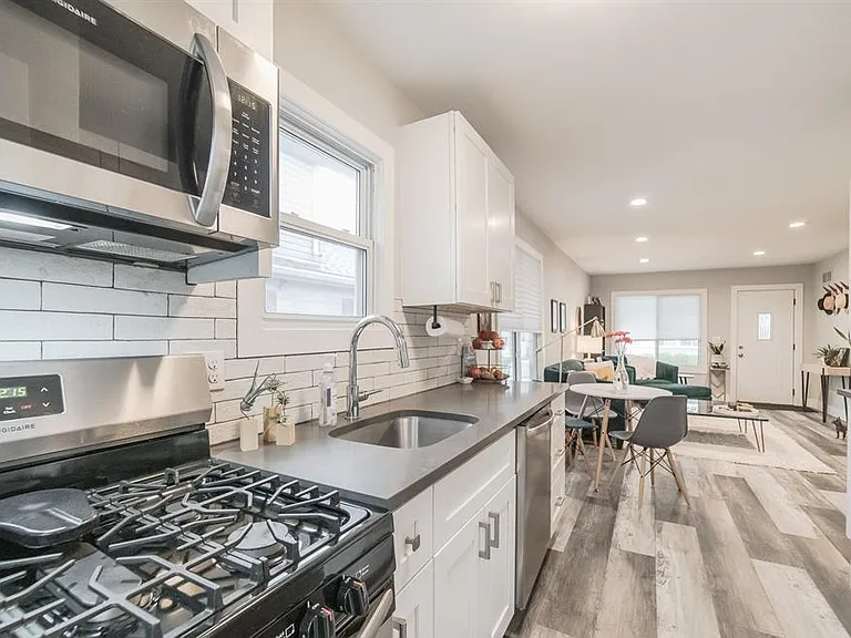 510 E Oakridge St — Photo 11