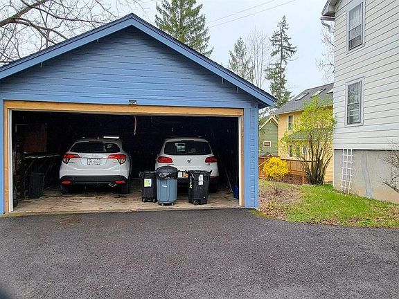 5th image of 415 Mitchell St
