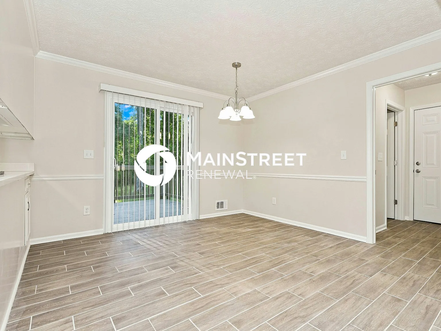 222 Se Bridgewood Dr — Photo 4