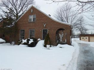 5420 W 220th St, Fairview Park, OH 44126