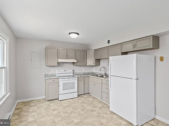 3rd image of 116 Pocono Pl