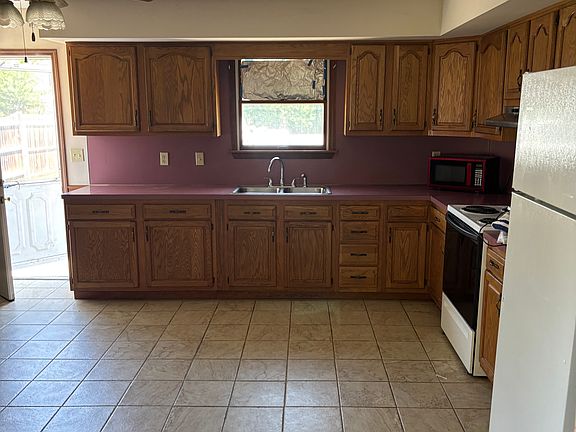 5th image of 330 Jackson St APT A