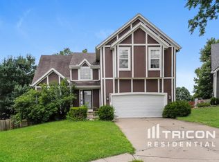 21437 W 49th St, Shawnee, KS 66218