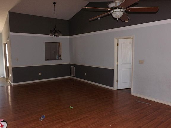 4th image of 189 Acorn Falls Dr