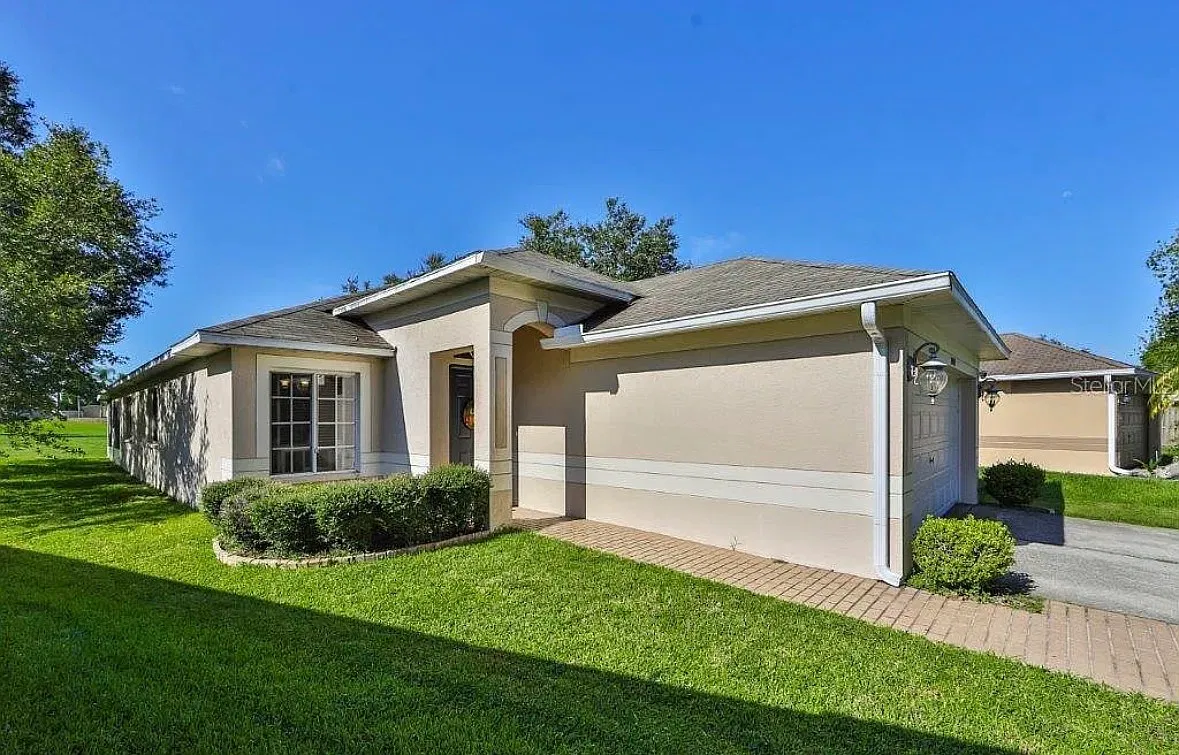 3 bed, 1647 sqft, $2,200 — Photo 1