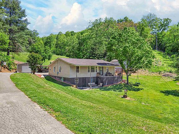 5th image of 1033 Friendship Rd