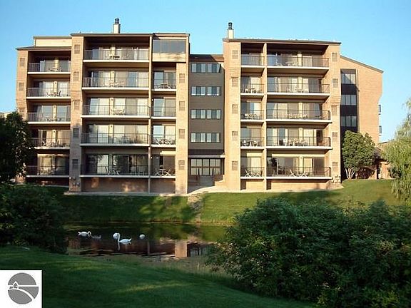 2nd image of 5001 Valleyway Dr