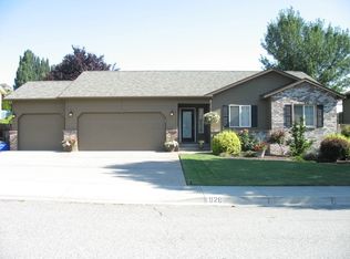 1928 Lion Pl, Wenatchee, WA 98801