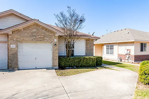 2808 Southampton Way Photo 1