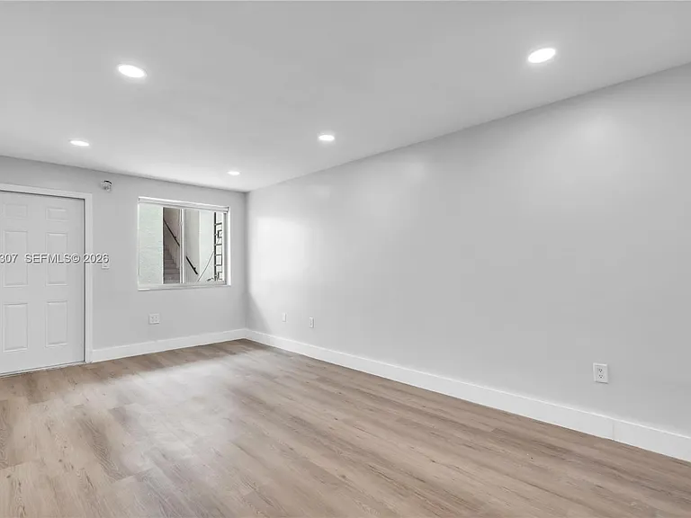 560 NE 63rd St #3 — Photo 7