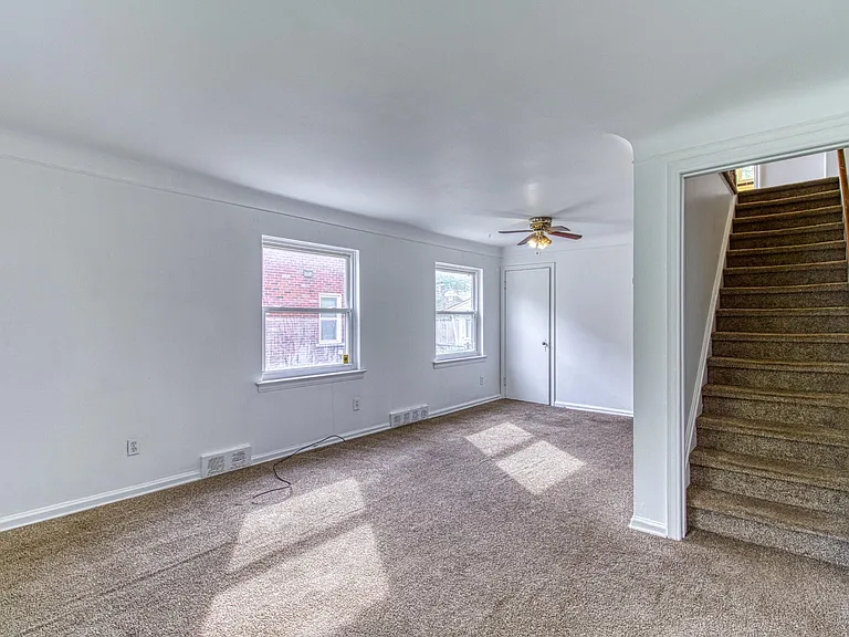17720 Chester St — Photo 11