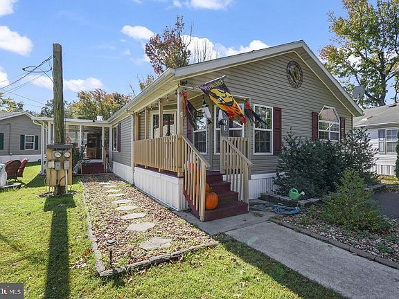2nd image of 5 Sterling Ct