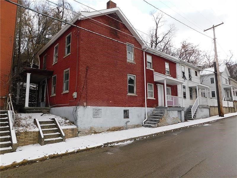 2nd image of 207 4th St