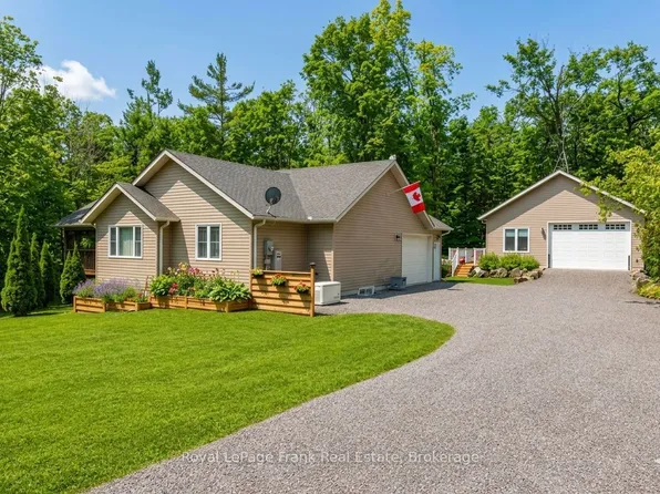25 Lakeland Ave, Trent Lakes, ON K0L 1J0