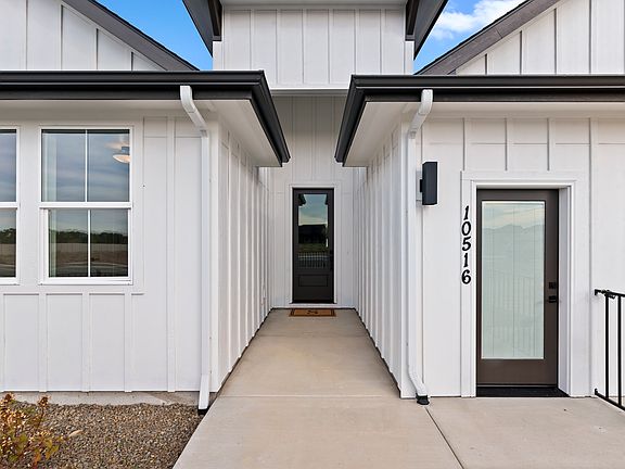 10516 Cloudburst Entrance