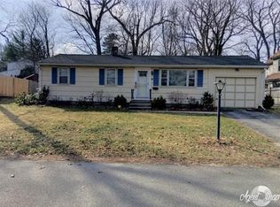 82 Seaver Rd, Weymouth, MA 02189