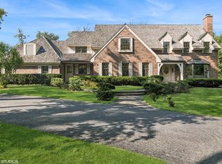 508 Forest Cove Rd, Lake Bluff, IL 60044