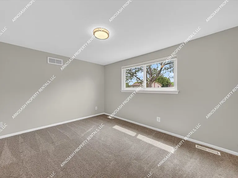 27345 Harvard Rd — Photo 24