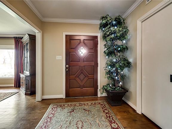 3rd image of 1000 N 28th St