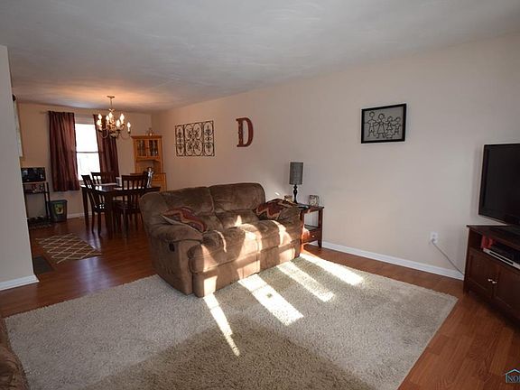 3rd image of 370 Edgewood Dr