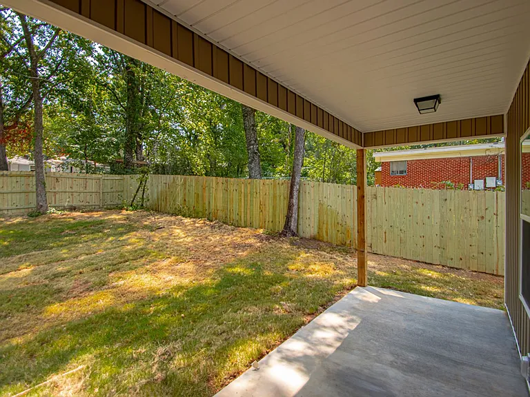 1621 Wilson Rd — Photo 34
