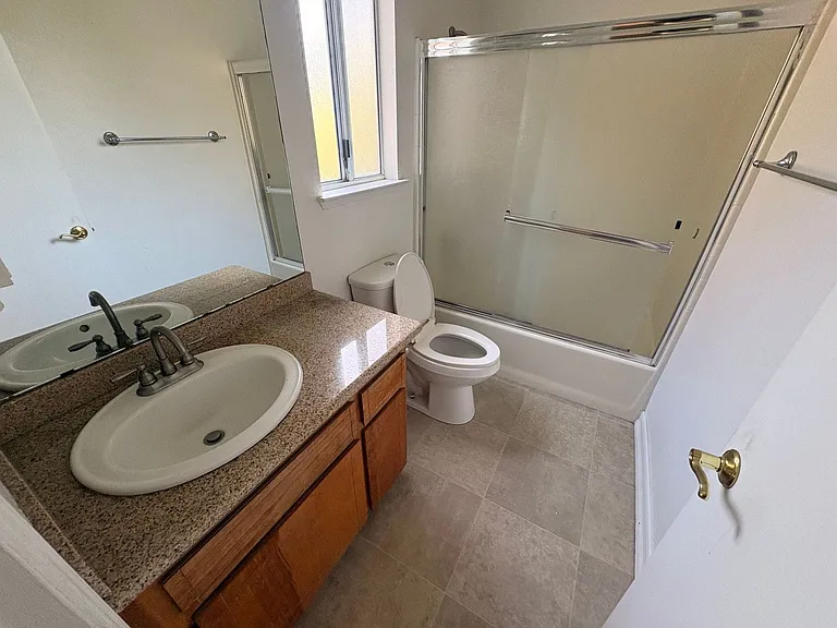 2406 W Packwood Dr — Photo 5