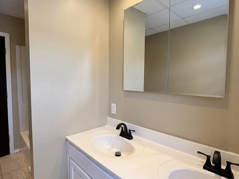 50 Center Ave #2 — Photo 4