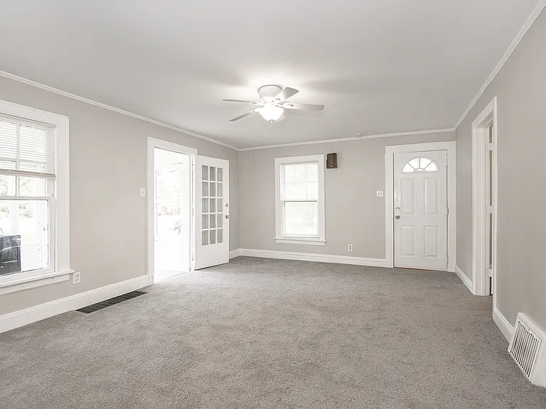 1255 Superior Ave — Photo 4