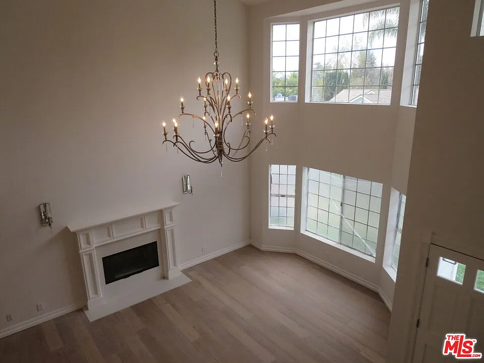 5 bed, 3.0 bath, 2778 sqft, $8,500 — Photo 3