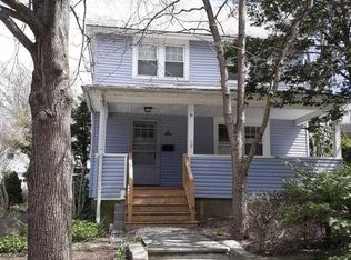 6 Sandy Hollow Ln, Port Washington, NY 11050
