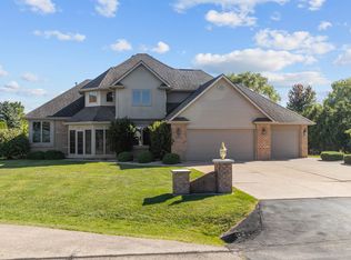 3045 Wyldeflower Ct, Oshkosh, WI 54904