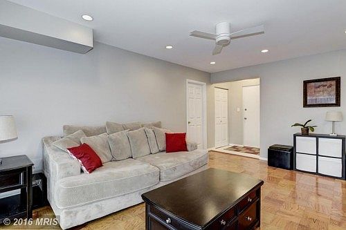 5th image of 11911 Parklawn Dr