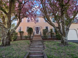 28 Stevin Dr, Woburn, MA 01801