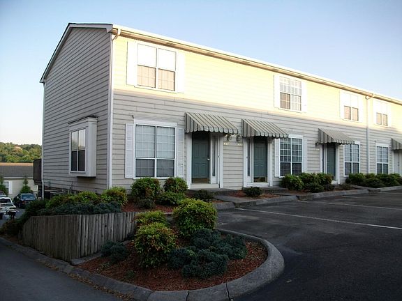 3rd image of 1011 Harbour Dr