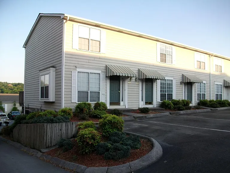 1001 Harbour Dr — Photo 3