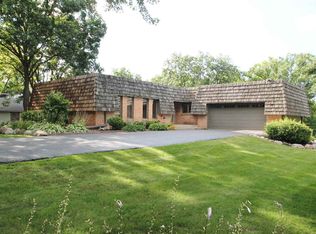 8082 Harvest Hill Dr, Roscoe, IL