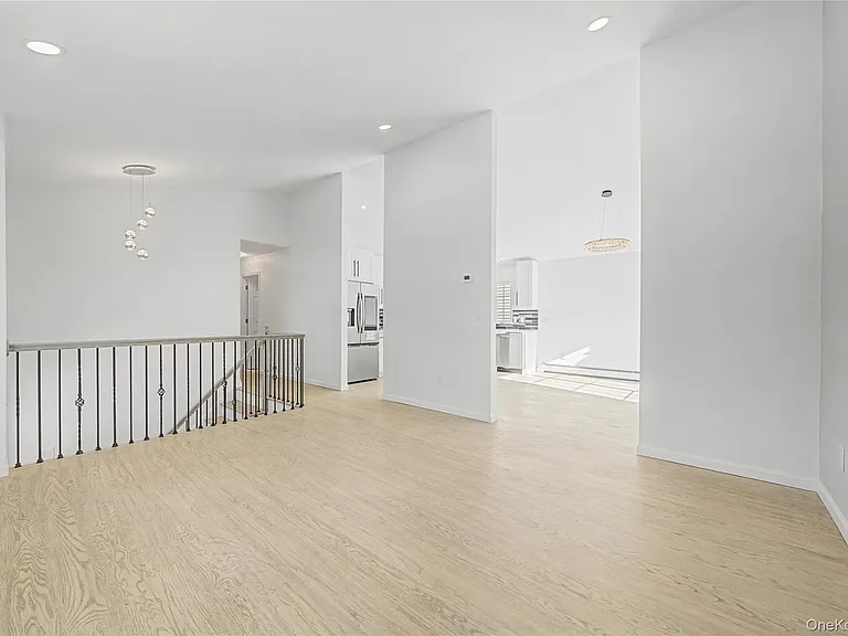 25 Clinton St — Photo 10