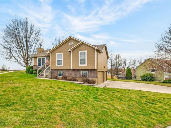 4611 NE 102nd Ct, Kansas City, MO 64156