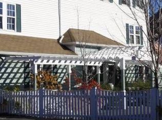 81 Cabot St APT 2R, Beverly, MA 01915