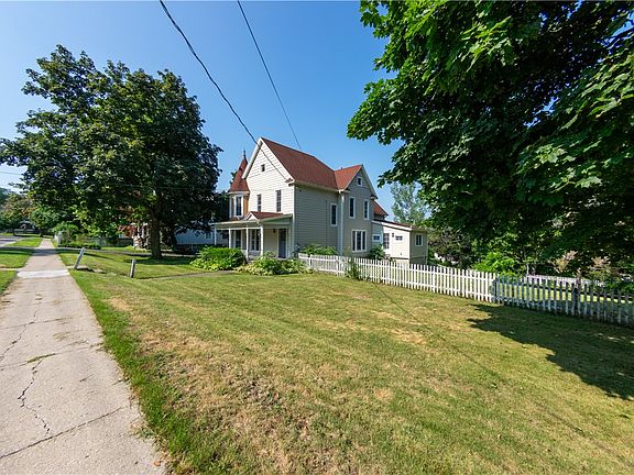 2nd image of 5 Linden St
