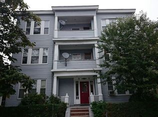 31 Middleton St, Dorchester, MA 02124