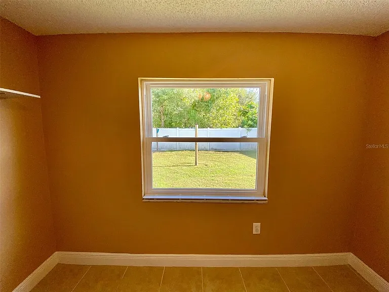 880 Nelson Dr — Photo 12