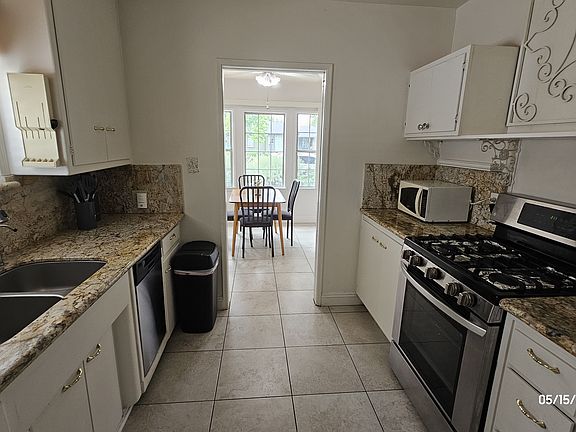 3rd image of 2451 Graydon Ave