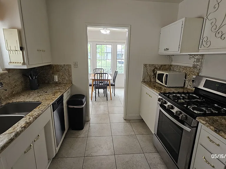 2451 Graydon Ave — Photo 4