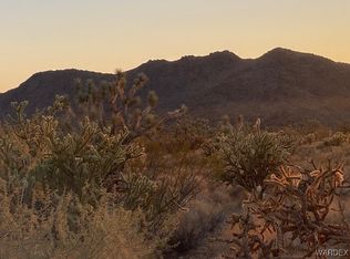 1047 S Kit Carson, Yucca, AZ 86438