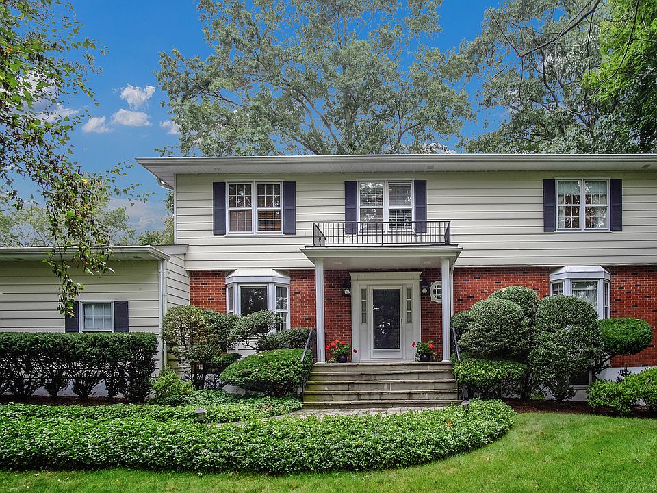 1st image of 14 Rolling Hills Ln