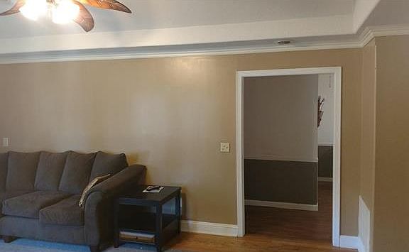 4th image of 611 W 29th St