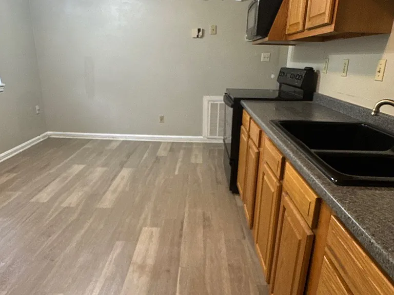 5807 Larkgrove Dr — Photo 12