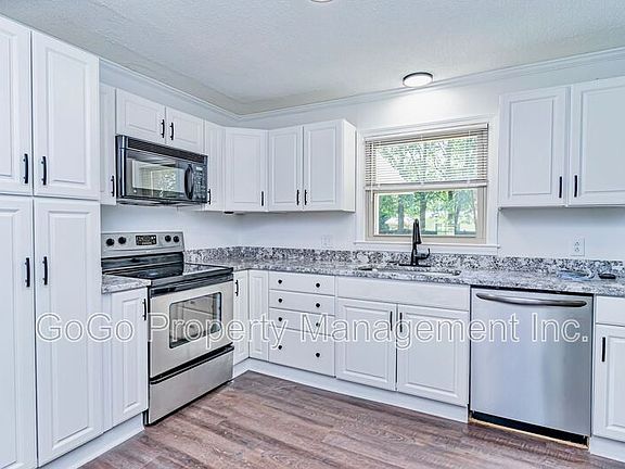 5th image of 200 Lanewood Dr